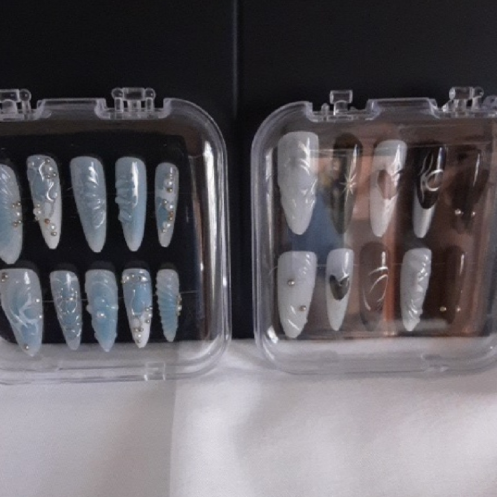 Blue and White Press-On Nails Size M
